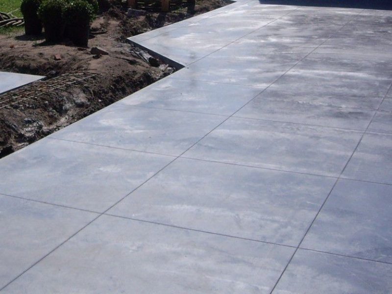 betonnen-terras-ingezaagd-tegelmotief-den-haag