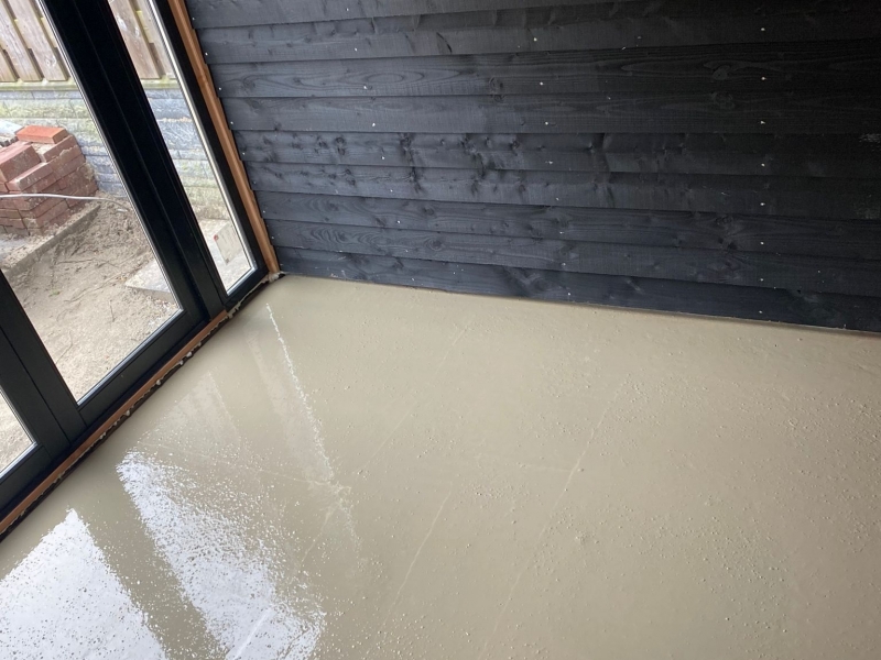 geisoleerde-betonvloer-aanbouw-hellevoetsluis-2